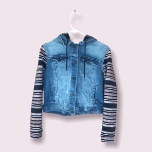 Wallflower denim cropped jacket Womens size Large